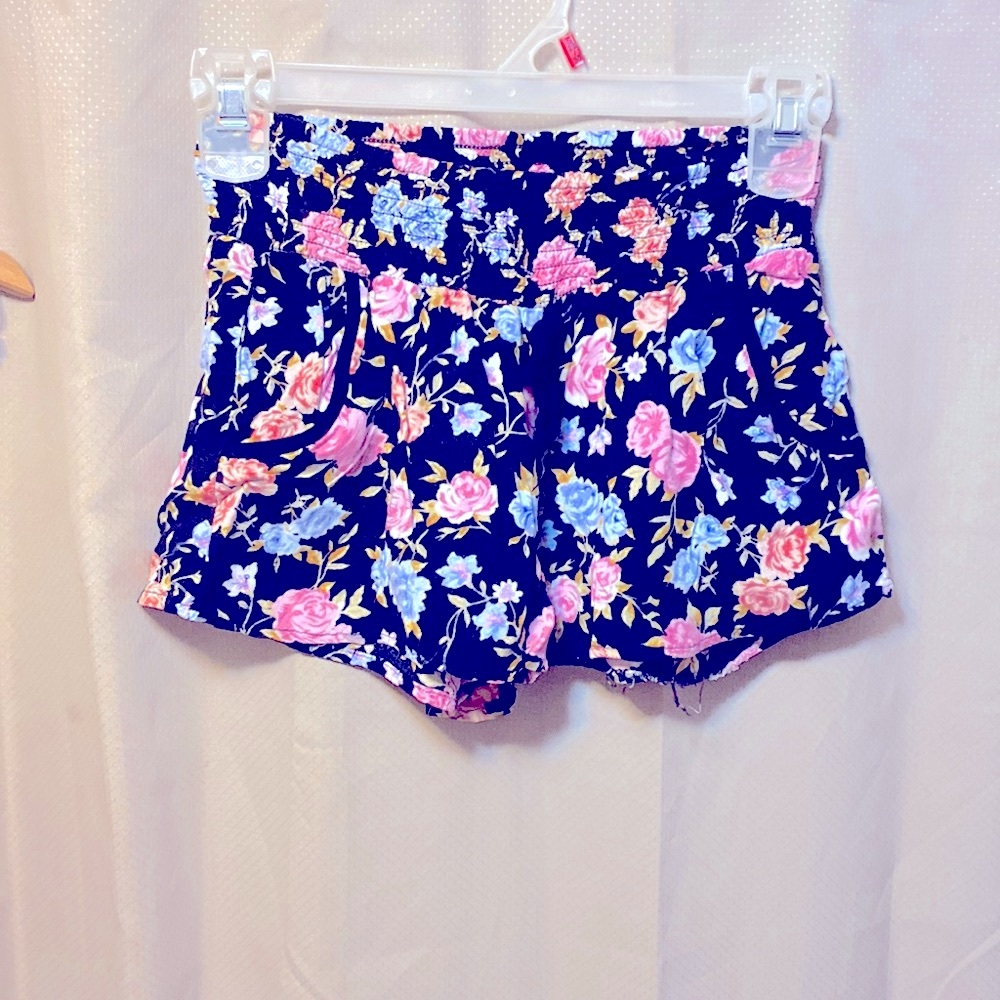 Xhilaration girls cotton flower pattern flowy shorts with front pockets